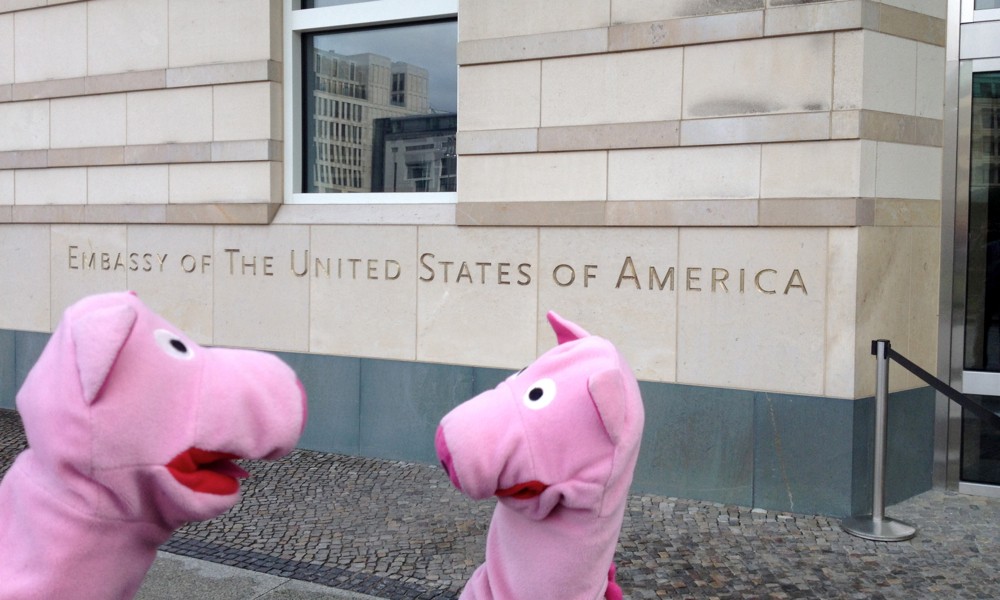 Sie diskutieren noch, ob sie das zuvor gesehene Ministerium um Hilfe bitten sollen.