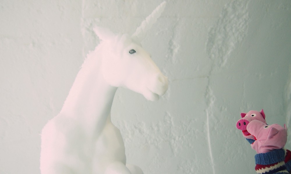 Die Schweine fragen höflich an, wo man hier die Eiskartoffeln findet.