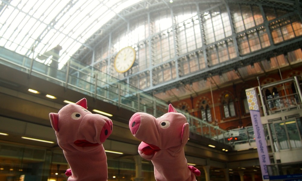 Angekommen: in St. Pancras international, wo Unstimmigkeiten bezüglich der Weiterreise aufkommen.