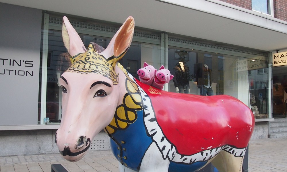 Wie heißt der Bürgermeister von Wesel? Richtig.