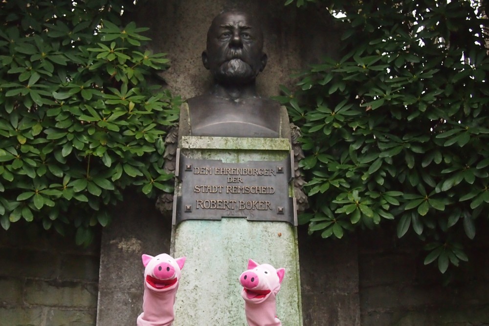 Herr Böker hat sich das alles ausgedacht.