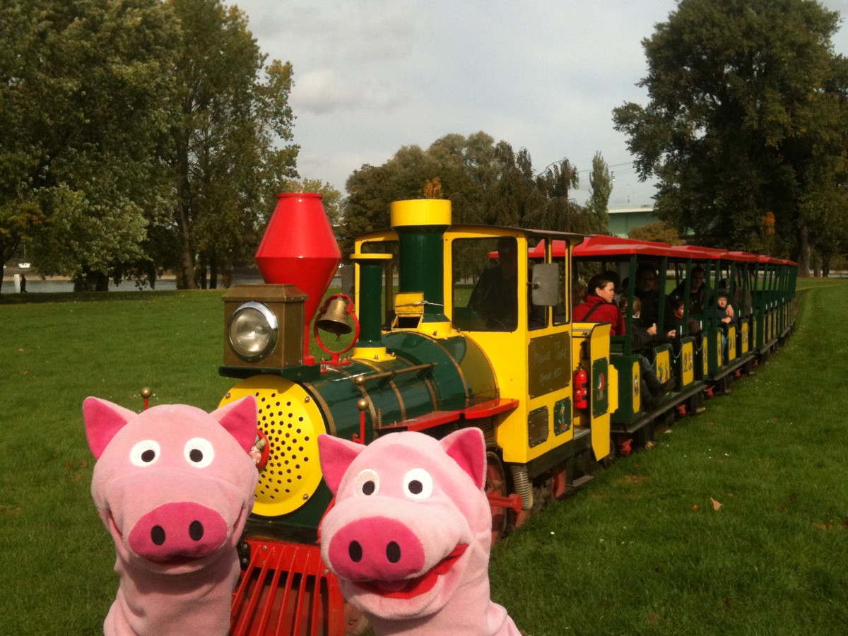 Da kommt auch schon die Bimmelbahn.