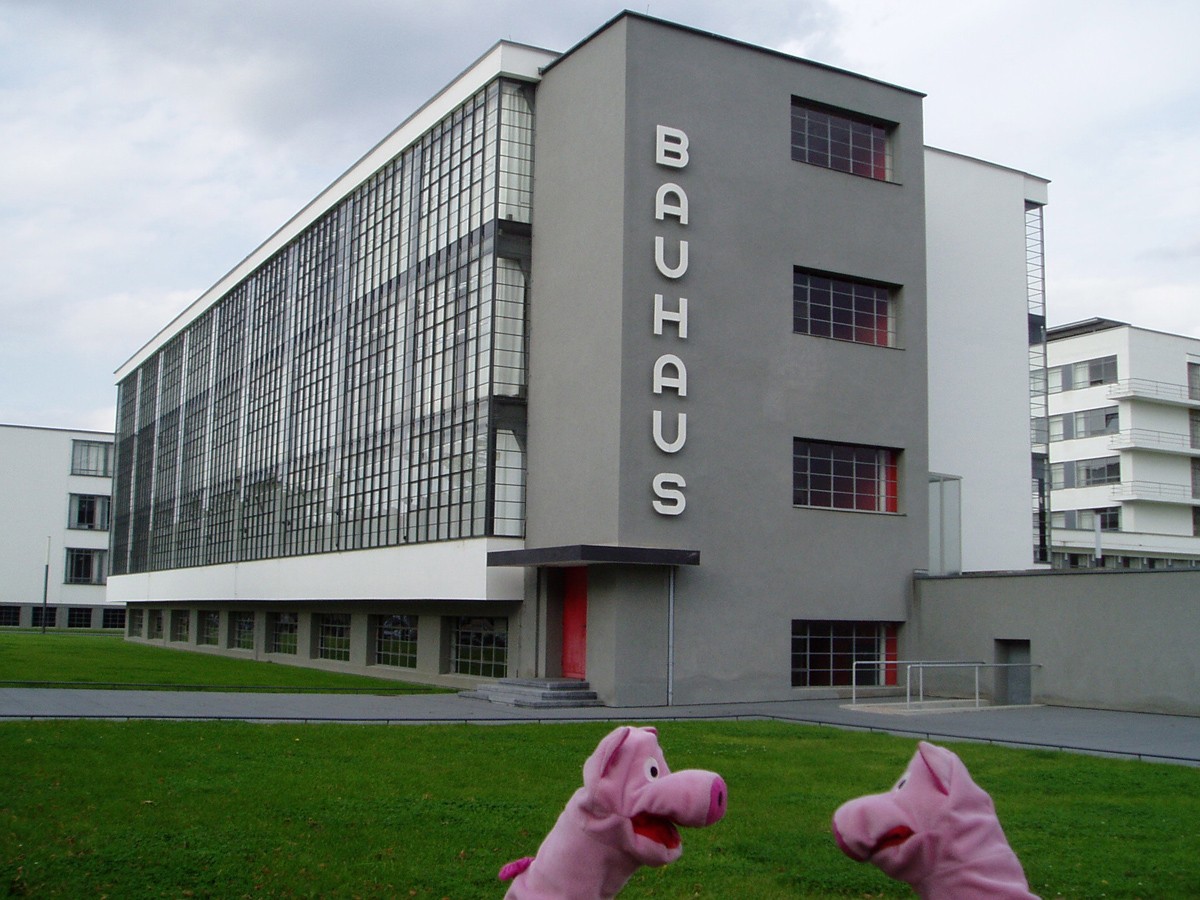 In Dessau werden die Ideen für das neue Eigenheim diskutiert ...